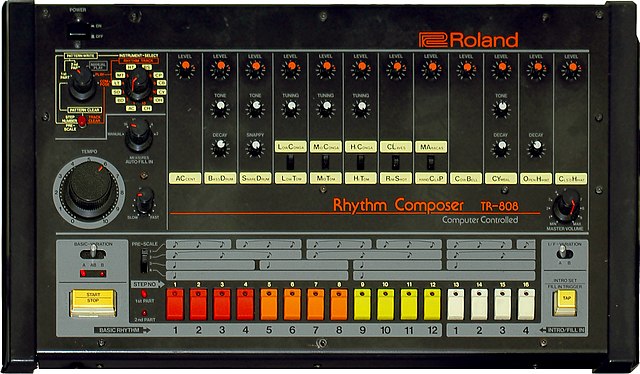 Elektro būgninis aparatas Roland TR-808